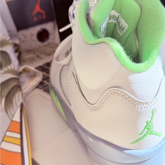 Jordan Mid-Top Sneakers in Jade Horizon and Black - Picture 2 of 3